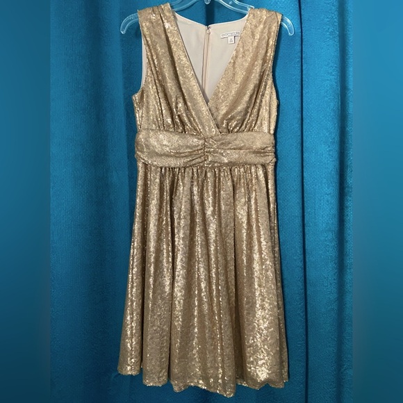 Eva Mendes Gold Sequin Sleeveless Dress - Picture 1 of 4
